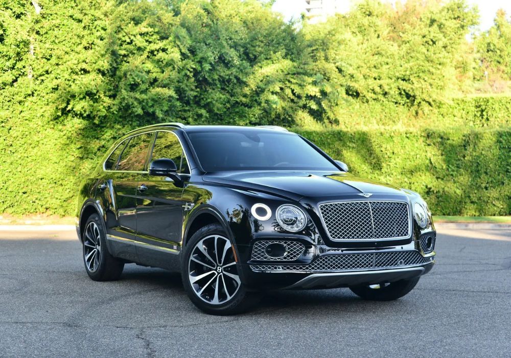 Bentley Bentayga rental | Cache Luxe