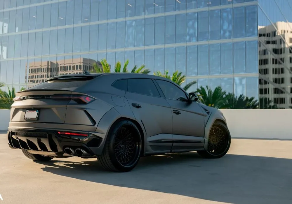 Lamborghini Urus Widebody rental | Cache Luxe