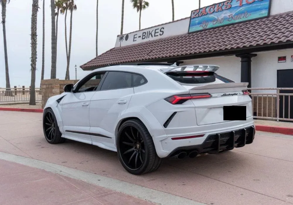 Lamborghini Urus Widebody rental | Cache Luxe