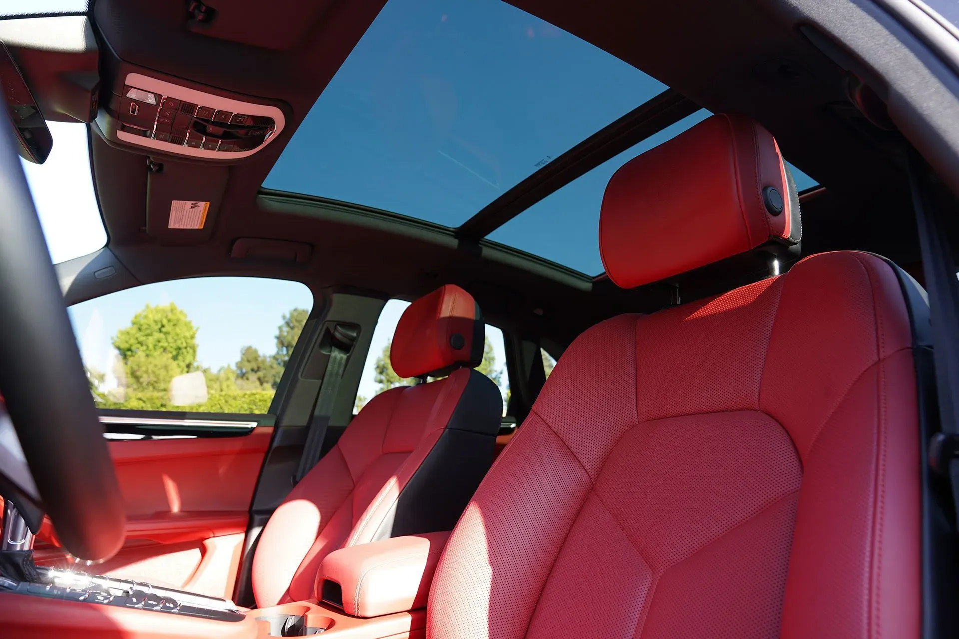Porsche Macan rental | Cache Luxe
