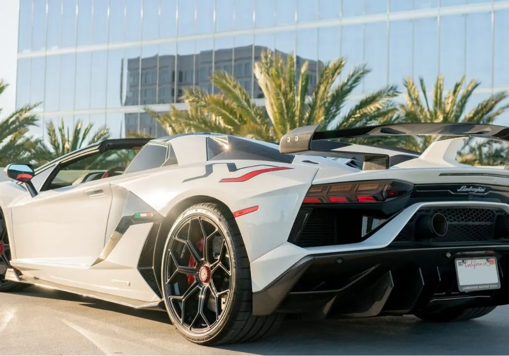 Lamborghini Aventador SVJ Roadster rental | Cache Luxe