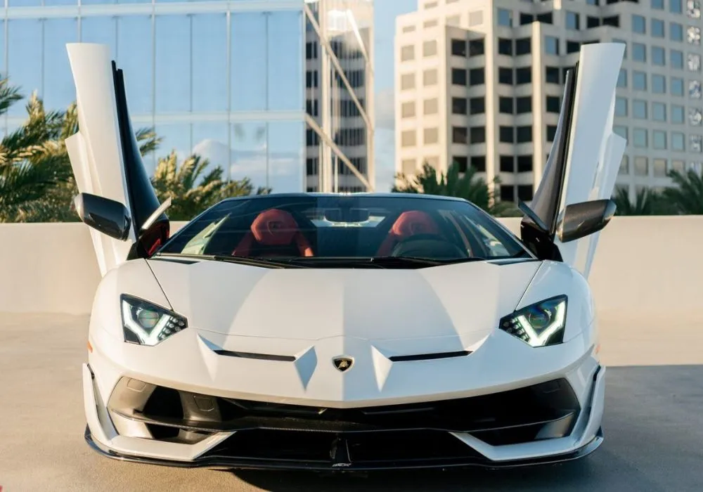 Lamborghini Aventador SVJ Roadster rental | Cache Luxe