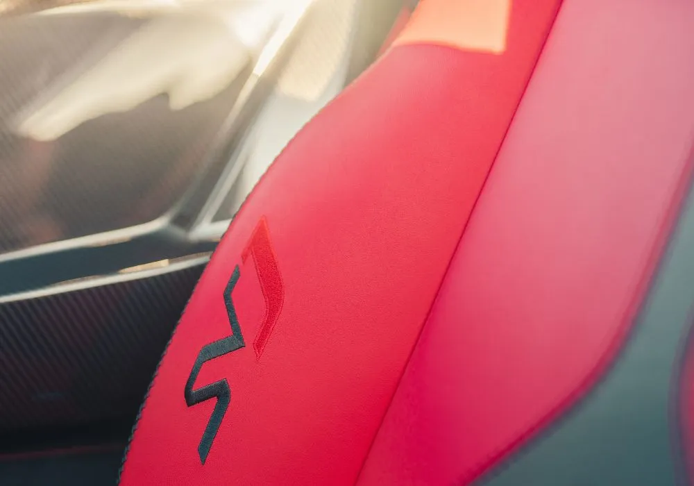 Lamborghini Aventador SVJ Roadster rental | Cache Luxe