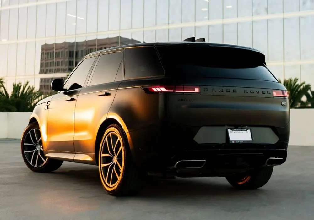 Range Rover P400 SE rental | Cache Luxe