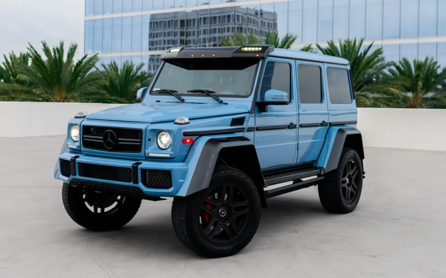Mercedes-Benz G550 4x4 Squared rental | Cache Luxe
