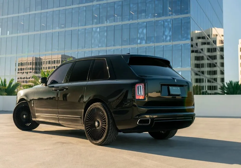 Black Rolls-Royce Cullinan rental | Cache Luxe