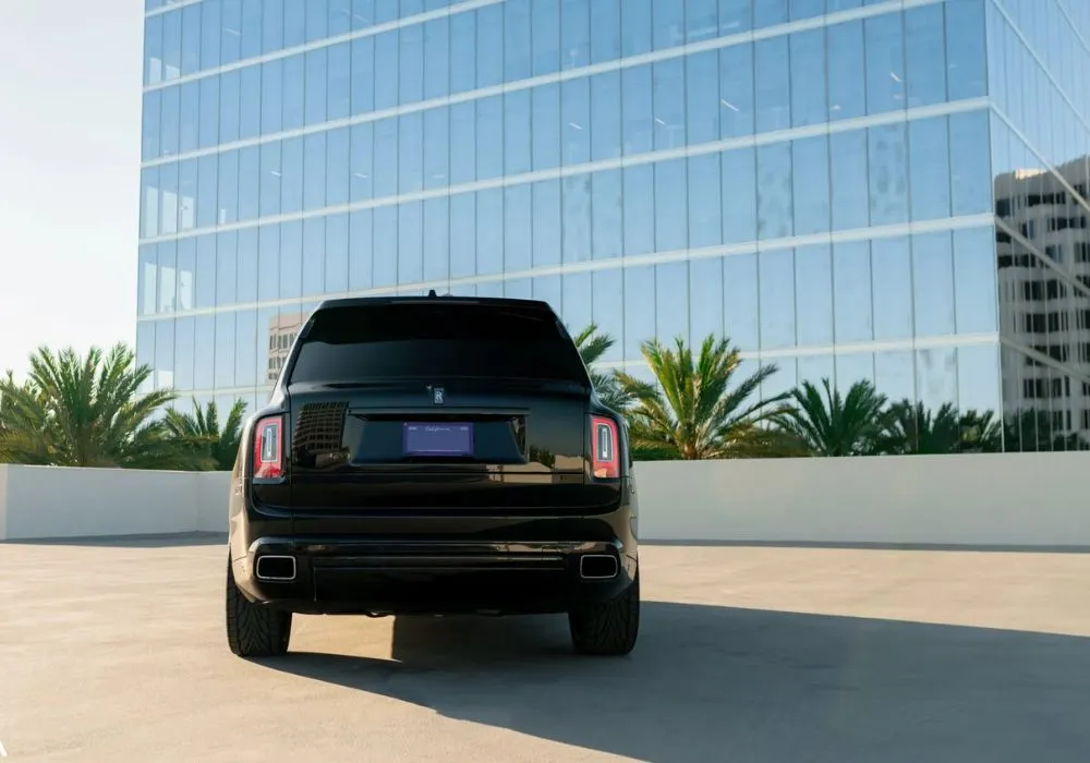 Black Rolls-Royce Cullinan rental | Cache Luxe