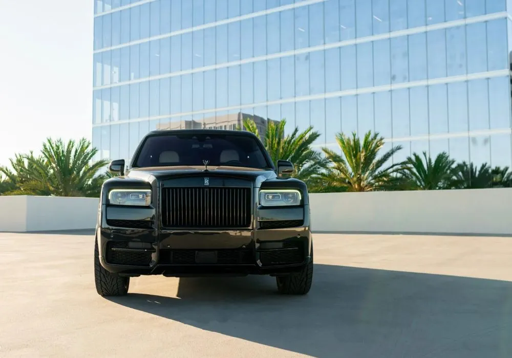 Black Rolls-Royce Cullinan rental | Cache Luxe